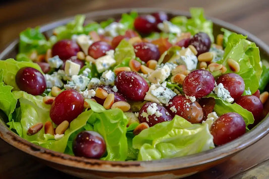 Oak Leaf Lettuce Salad With Cabrales & Grapes - Organo Republic